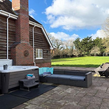 Langford Farmhouse - New Forest National Park Luxury 4Bd, Hot Tub, Cinema, 10 Acres Bartley Luaran gambar